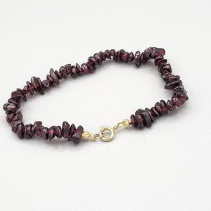 Red Star Garnet Stone Chips Beaded Gold Tone Metal Fashion Bracelet 7 1/2 in